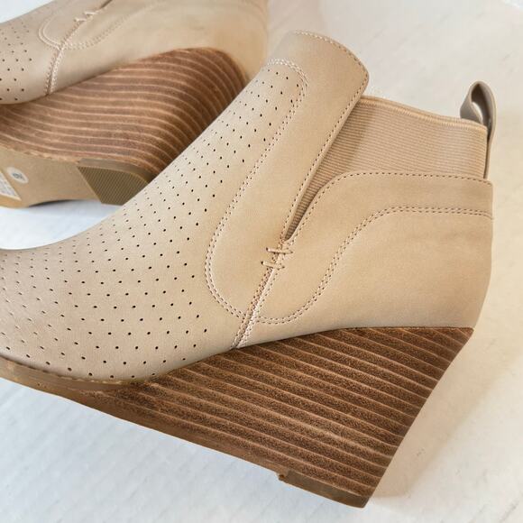 DV by Dolce Vita Gerdy Bootie - Beige NEW Size 9 - Picture 5 of 9
